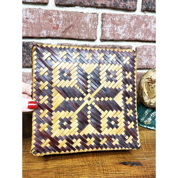 Vintage Star Design Wicker Covered Basket From Peoples Republic of China - Picture 1 of 7